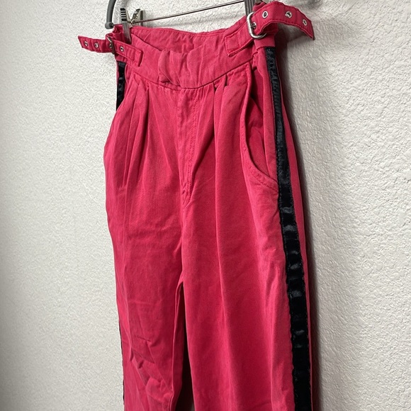 New One Teaspoon Tuxedo Taylor Pants Red Tux Stripe Pleat Front Sz 25 - Picture 5 of 12